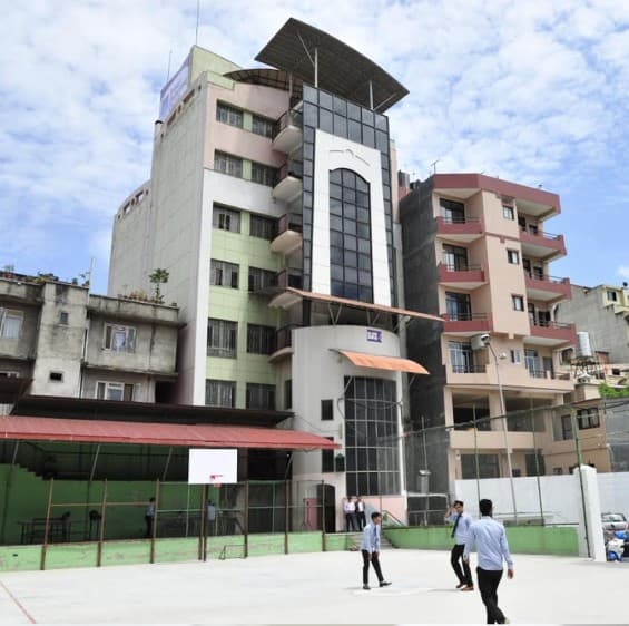 Everest Engineering College campus